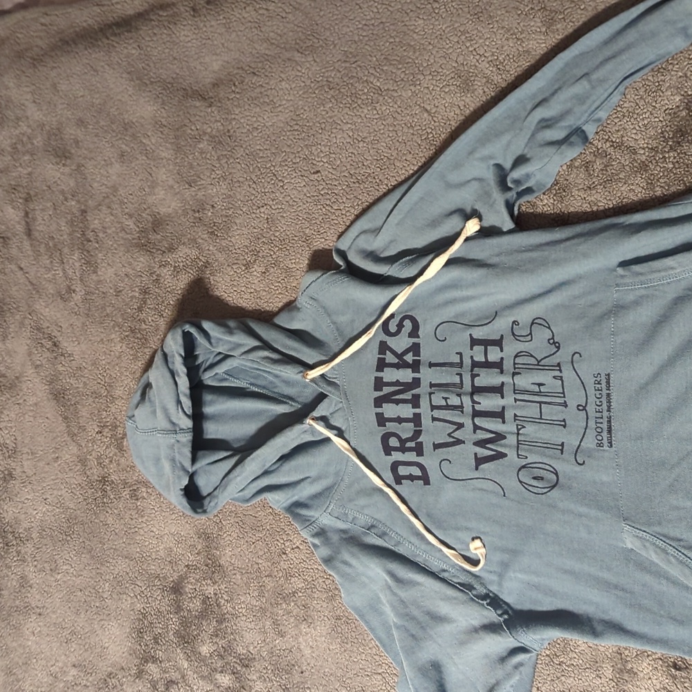 Hooded shirt